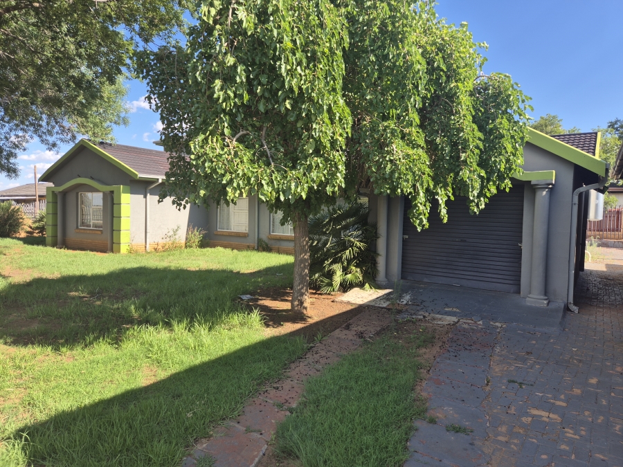 4 Bedroom Property for Sale in Wolmaransstad North West